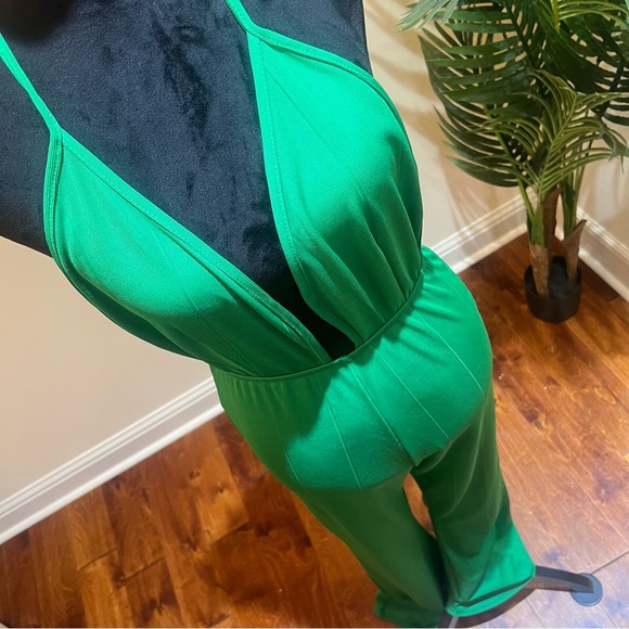 PrettyLittleThing Plunge Halter Neck Wide Leg Green Stripe Jumpsuit US 10 - Picture 6 of 10